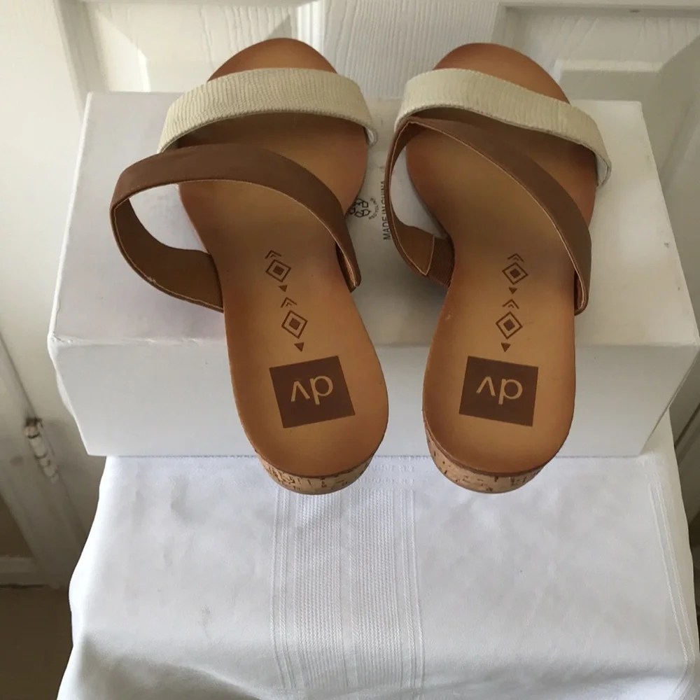 DV by Dolce Vita Two-Tone Tan and Cream Wedge Slide Sandals